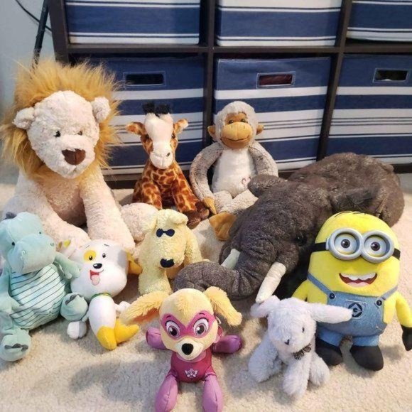 Lot of stuffed animals zoo. Elephant, lion, monkey minion paw patrol, bunny ect - Picture 1 of 7